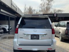 Photo of the vehicle Lexus GX