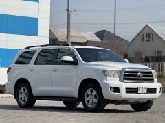 Сүрөт унаа Toyota Sequoia