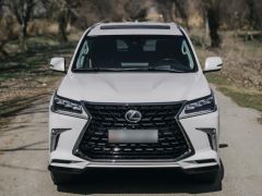 Photo of the vehicle Lexus LX