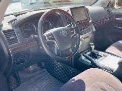 Сүрөт унаа Toyota Land Cruiser