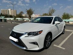 Photo of the vehicle Lexus ES