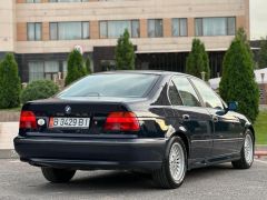 Photo of the vehicle BMW 5 Series