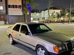 Сүрөт унаа Mercedes-Benz W124