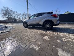 Фото авто Toyota C-HR