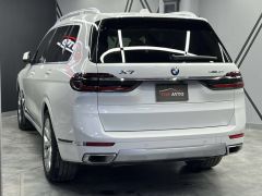 Photo of the vehicle BMW X7