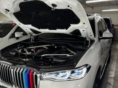 Photo of the vehicle BMW X7