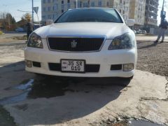 Photo of the vehicle Toyota Crown