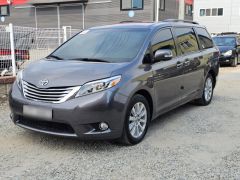 Фото авто Toyota Sienna