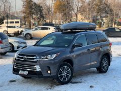 Photo of the vehicle Toyota Highlander