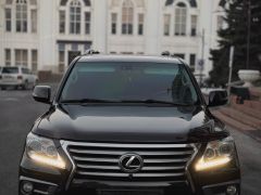 Photo of the vehicle Lexus LX