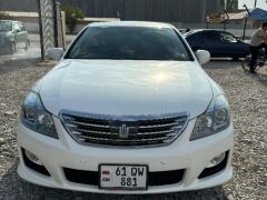 Photo of the vehicle Toyota Crown