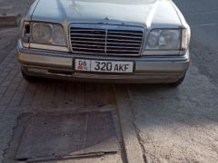 Сүрөт унаа Mercedes-Benz W124