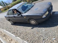 Photo of the vehicle Audi 80