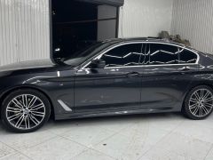 Photo of the vehicle BMW 5 Series