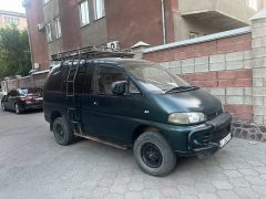 Сүрөт унаа Mitsubishi Delica