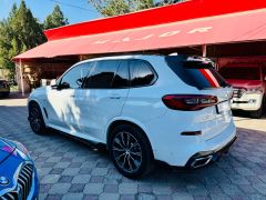 Photo of the vehicle BMW X5