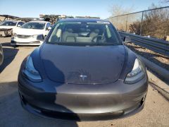 Сүрөт унаа Tesla Model 3