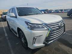 Photo of the vehicle Lexus LX