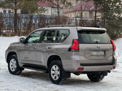 Сүрөт унаа Toyota Land Cruiser Prado