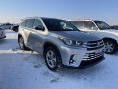 Photo of the vehicle Toyota Highlander