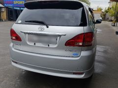 Photo of the vehicle Toyota Ipsum