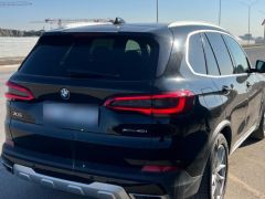 Photo of the vehicle BMW X5