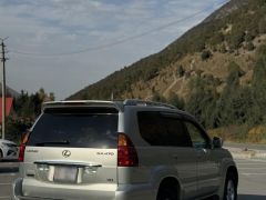 Photo of the vehicle Lexus GX