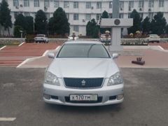 Photo of the vehicle Toyota Crown