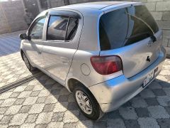 Сүрөт унаа Toyota Vitz