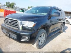 Photo of the vehicle Toyota Sequoia