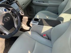 Сүрөт унаа Toyota Prius v (+)