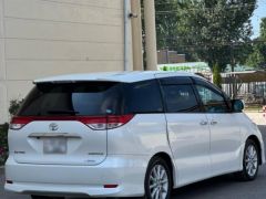 Photo of the vehicle Toyota Estima