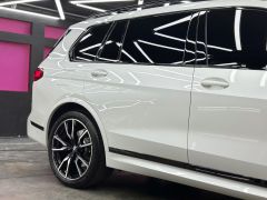 Photo of the vehicle BMW X7