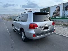 Photo of the vehicle Toyota Land Cruiser