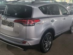 Сүрөт унаа Toyota RAV4