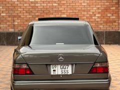 Сүрөт унаа Mercedes-Benz W124