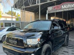 Сүрөт унаа Toyota Sequoia