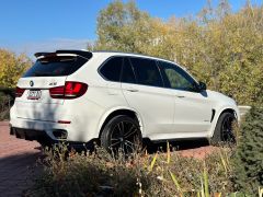 Photo of the vehicle BMW X5