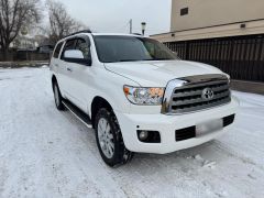 Photo of the vehicle Toyota Sequoia