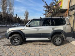 Сүрөт унаа Toyota Land Cruiser Prado