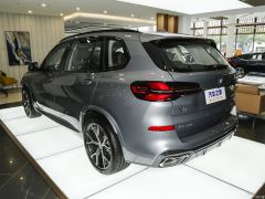 Photo of the vehicle BMW X5