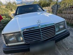 Сүрөт унаа Mercedes-Benz W124