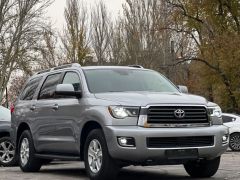 Фото авто Toyota Sequoia