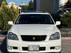 Photo of the vehicle Toyota Crown