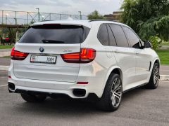 Photo of the vehicle BMW X5