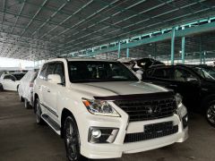 Photo of the vehicle Lexus LX