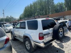 Сүрөт унаа Toyota Hilux Surf