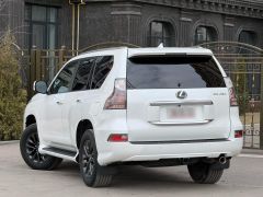 Photo of the vehicle Lexus GX