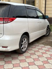 Photo of the vehicle Toyota Estima