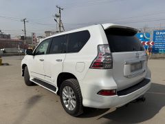 Photo of the vehicle Lexus GX